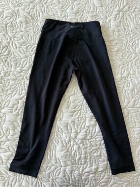 Cropped black womens leggings Yogalicious